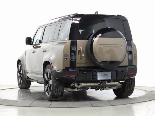 2026 Land Rover Defender P400 X-Dynamic SE