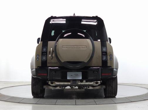 2026 Land Rover Defender P400 X-Dynamic SE