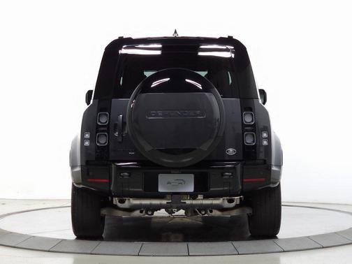2023 Land Rover Defender 110 X-Dynamic SE