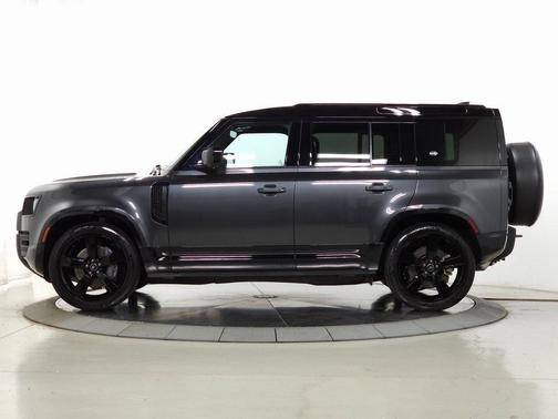 2023 Land Rover Defender 110 X-Dynamic SE