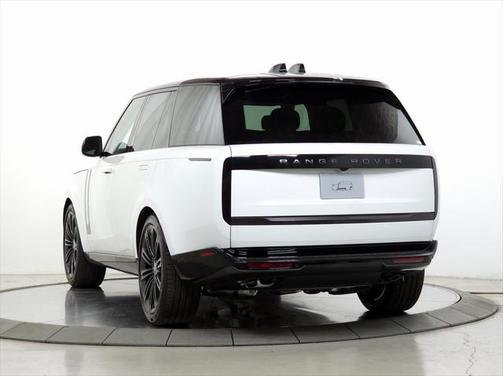 2025 Land Rover Range Rover P530 SE