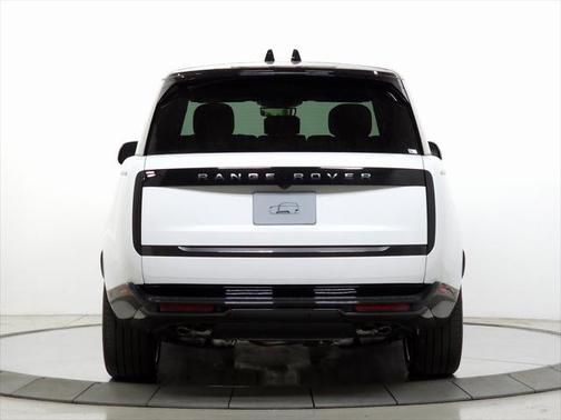 2025 Land Rover Range Rover P530 SE