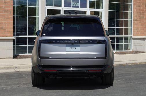 Flux Silver SV Bespoke Ultra Metallic Satin 2026 Land Rover Range Rover P530 SE 7 Seat