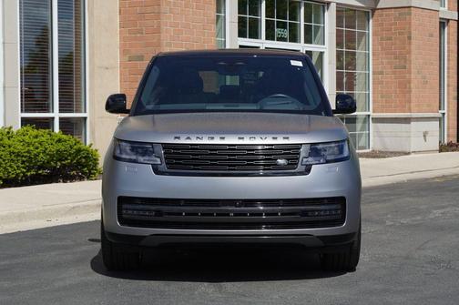 Flux Silver SV Bespoke Ultra Metallic Satin 2026 Land Rover Range Rover P530 SE 7 Seat