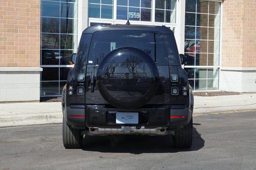 Santorini Black Metallic 2026 Land Rover Defender P300 S