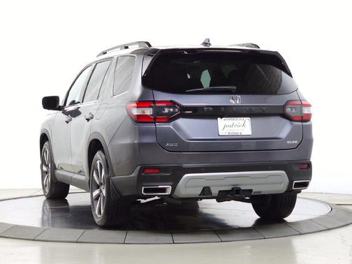 Modern Steel Metallic 2025 Honda Pilot Elite