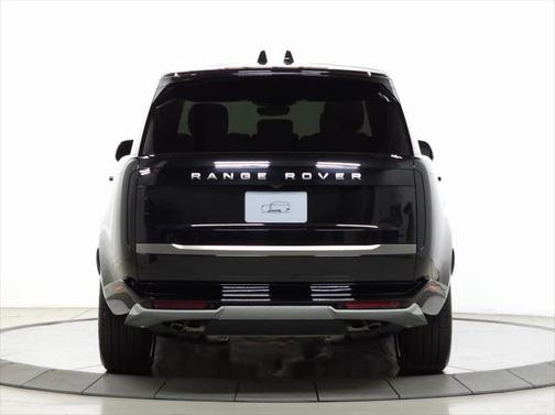 2025 Land Rover Range Rover P530 SE