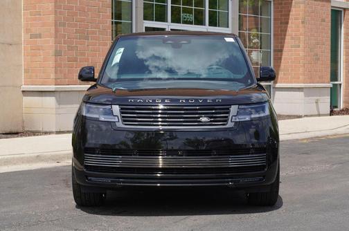 Obsidian Black 2026 Land Rover Range Rover P615 SV