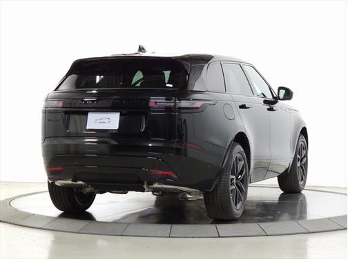 2026 Land Rover Range Rover Velar P250 SE R-Dynamic