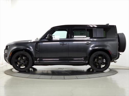2025 Land Rover Defender 110 P500 X-Dynamic SE