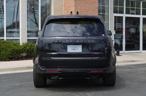 Santorini Black Metallic 2026 Land Rover Range Rover P530 SE