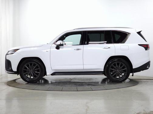 2025 Lexus LX 700h F SPORT
