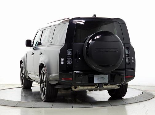 2024 Land Rover Defender 130 P400 X