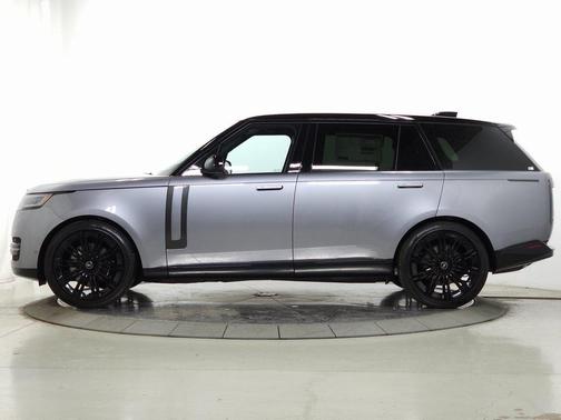 2025 Land Rover Range Rover P530 SE 7 Seat