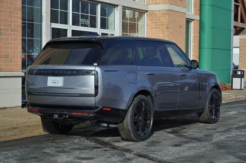 2025 Land Rover Range Rover P530 SE 7 Seat