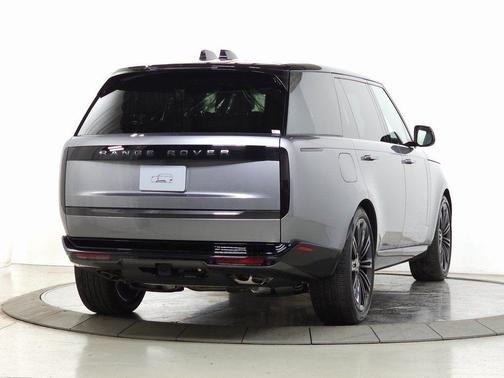 Eiger Grey Metallic 2025 Land Rover Range Rover P530 SE 7 Seat