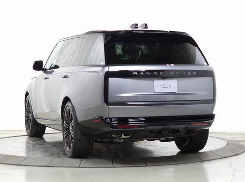 Eiger Grey Metallic 2025 Land Rover Range Rover P530 SE 7 Seat