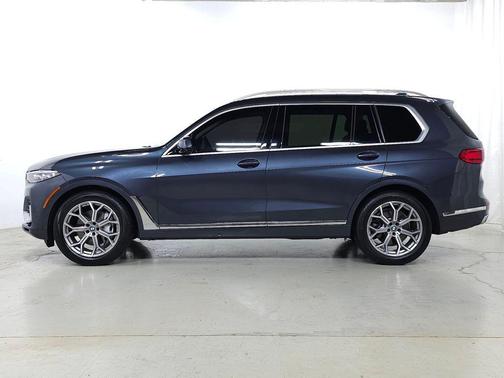 Arctic Grey Metallic 2022 BMW X7 xDrive40i