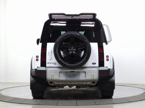 Fuji White 2023 Land Rover Defender 110 SE
