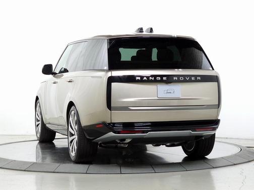 2025 Land Rover Range Rover P400 SE