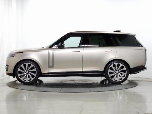 2025 Land Rover Range Rover P400 SE