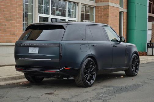 2026 Land Rover Range Rover P530 SE 7 Seat