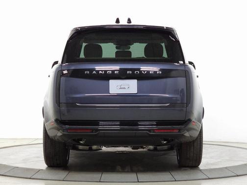 2025 Land Rover Range Rover P400 SE