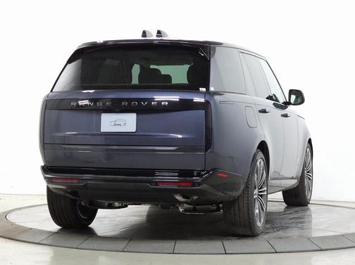 2025 Land Rover Range Rover P400 SE