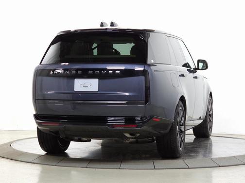 2026 Land Rover Range Rover P400 SE