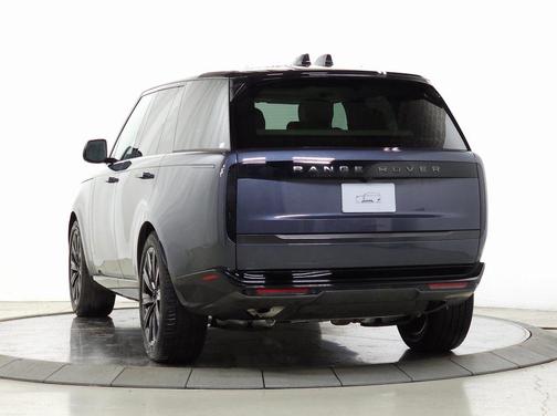 2026 Land Rover Range Rover P400 SE