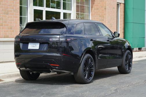 Santorini Black Metallic 2026 Land Rover Range Rover Velar P400 Dynamic SE