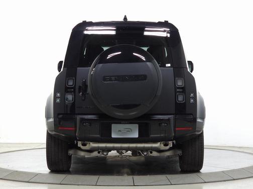 2026 Land Rover Defender P400 X-Dynamic SE