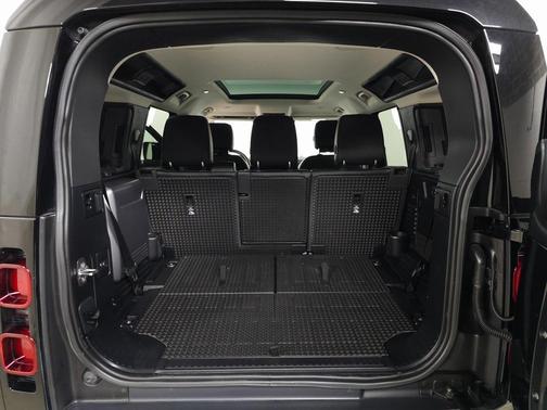 2023 Land Rover Defender 110 SE