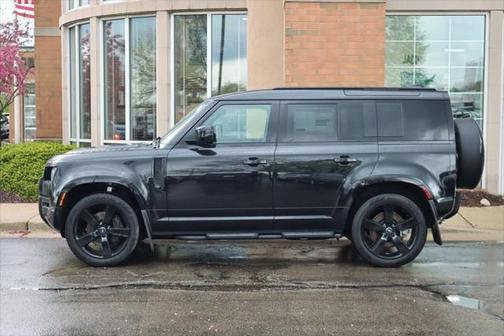 2025 Land Rover Defender 110 P400 X-Dynamic SE
