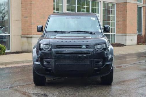 2025 Land Rover Defender 110 P400 X-Dynamic SE