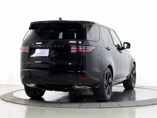 2025 Land Rover Discovery P300 Dynamic SE