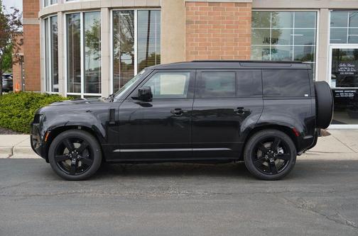 Santorini Black Metallic 2026 Land Rover Defender P400 X-Dynamic SE
