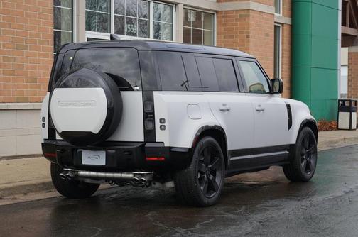 2026 Land Rover Defender X-Dynamic SE