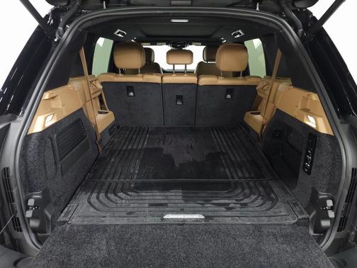 2025 Land Rover Range Rover SE