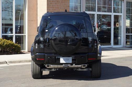 2026 Land Rover Defender P400 X-Dynamic SE