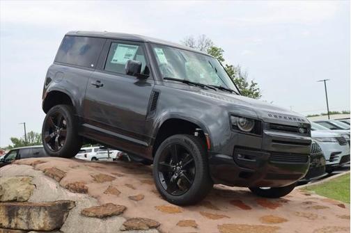 2025 Land Rover Defender V8