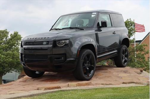 2025 Land Rover Defender V8