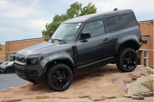 2025 Land Rover Defender V8