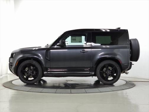 2025 Land Rover Defender V8