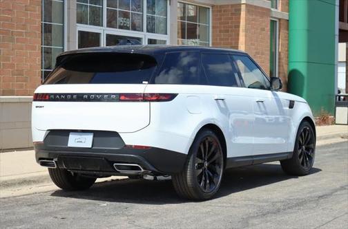 2025 Land Rover Range Rover Sport SE
