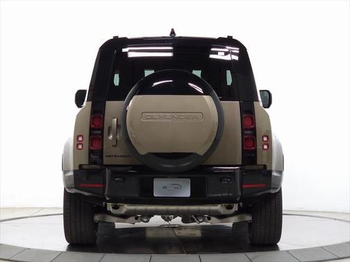 2025 Land Rover Defender 90 P400 X-Dynamic SE
