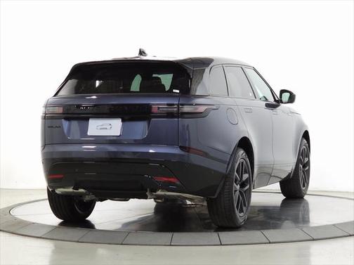 2026 Land Rover Range Rover Velar P250 SE R-Dynamic