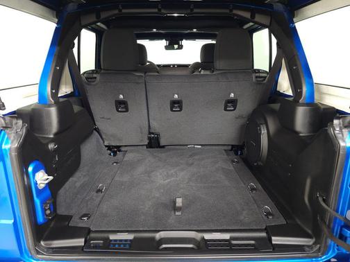 Hydro Blue Pearlcoat 2024 Jeep Wrangler Rubicon