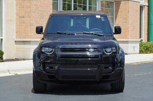2025 Land Rover Defender 110 P400 X-Dynamic SE