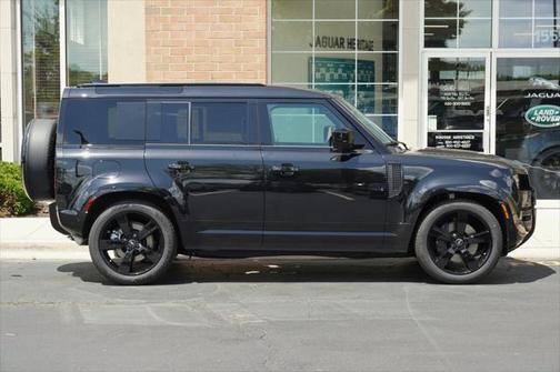 2025 Land Rover Defender 110 P400 X-Dynamic SE